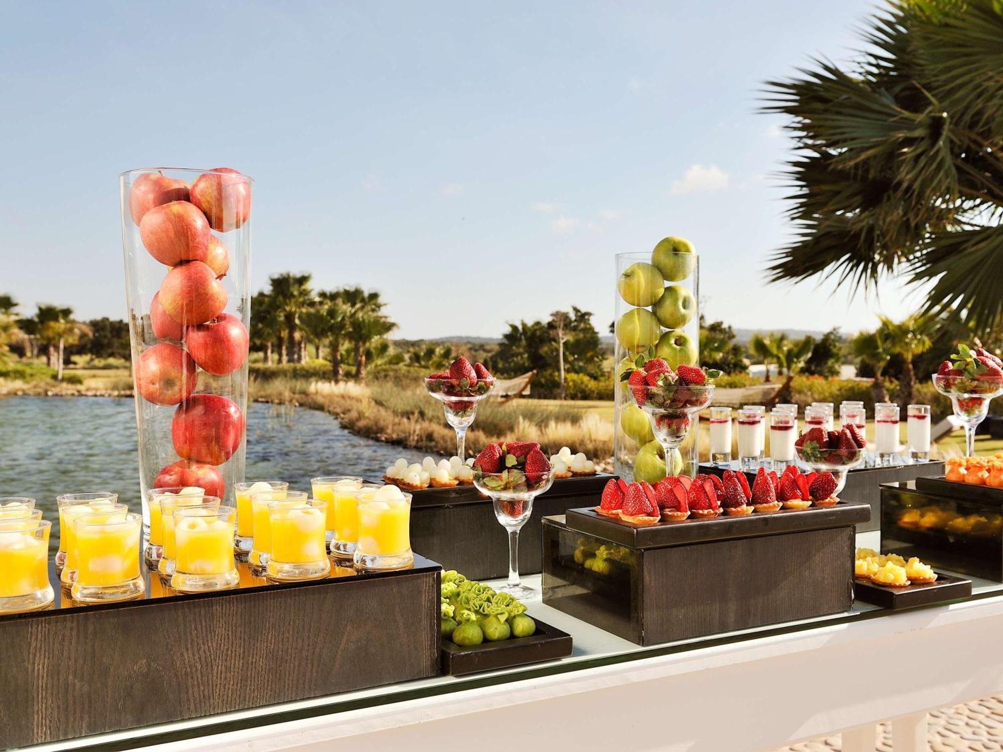 Hotel Le Golf D'Essaouira & Spa Esterno foto A buffet at a resort